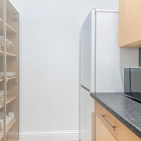 The Roost Group - Bedford House Apartments جرافسيند الغرفة الصورة